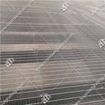 Plieninės grindų grotelės