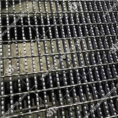 Neslidžios dantytos plieno grotelės