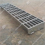 Atidarykite plieninius laiptų laiptelius